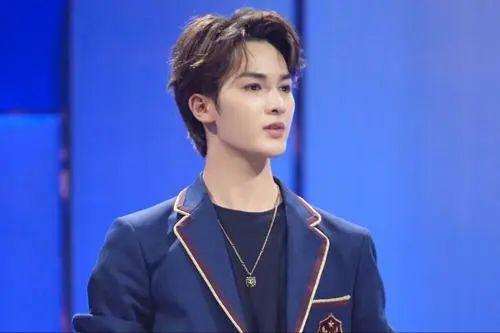 导演爆料朱正廷视频大全,朱正廷幕后花絮视频大公开