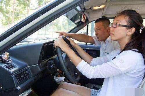 安远学生爆料飙车案件最新,学生爆料，警方全力追查